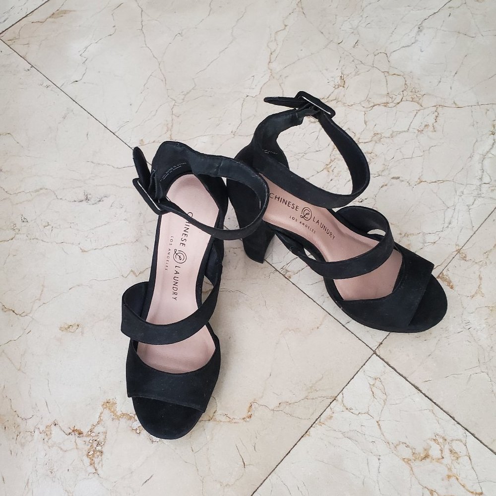 New Chinese Laundry Platform Heels Size 6